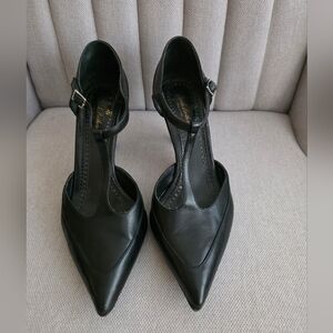 Brooks Brothers Black Pointed-Toe T-Strap Heels Used, Excellent Condition.